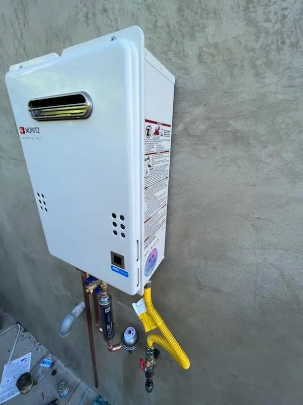 Tankless water heater installation for Shady Oaks homes